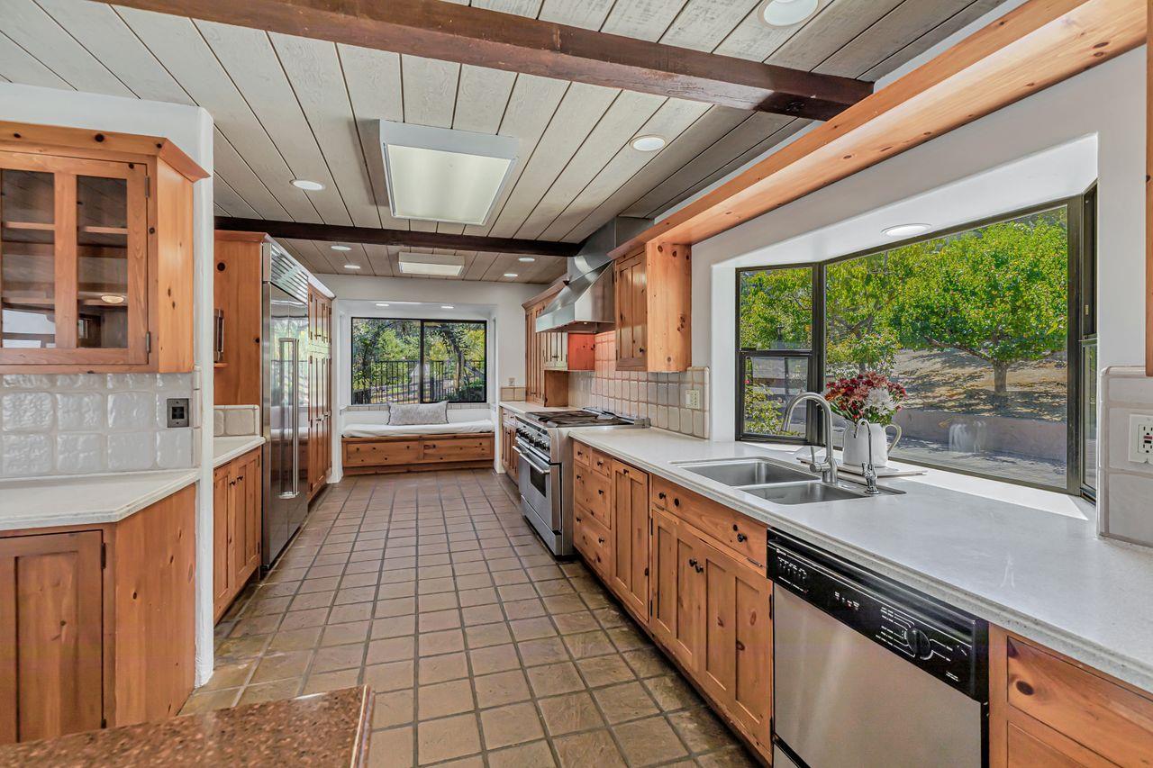 Detail Gallery Image 17 of 55 For 108 San Benancio Rd, Salinas,  CA 93908 - 3 Beds | 3 Baths
