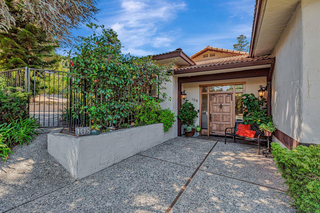 Detail Gallery Image 5 of 55 For 108 San Benancio Rd, Salinas,  CA 93908 - 3 Beds | 3 Baths