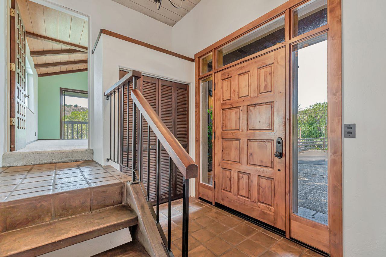 Detail Gallery Image 7 of 55 For 108 San Benancio Rd, Salinas,  CA 93908 - 3 Beds | 3 Baths