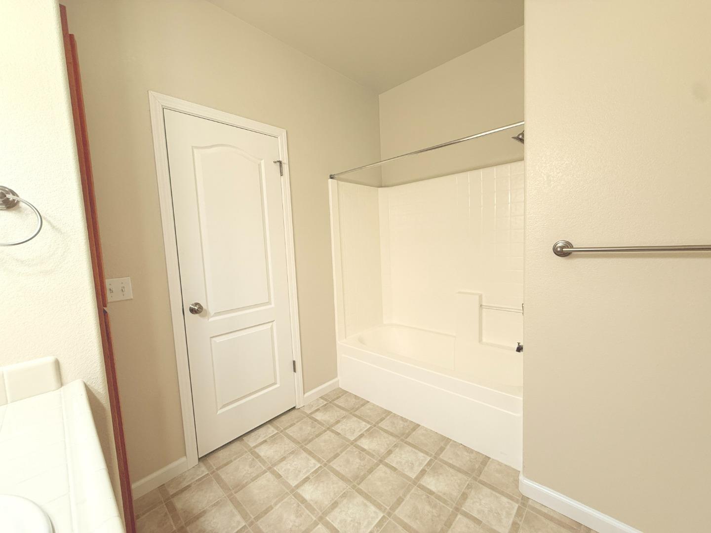 Detail Gallery Image 23 of 36 For 18472 Kentwood Pl, Hidden Valley Lake,  CA 95467 - 3 Beds | 2/1 Baths