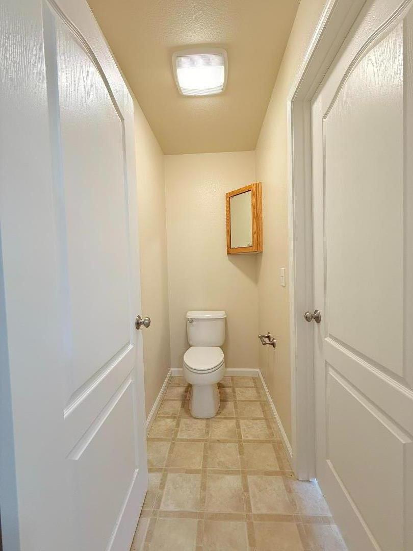 Detail Gallery Image 29 of 36 For 18472 Kentwood Pl, Hidden Valley Lake,  CA 95467 - 3 Beds | 2/1 Baths