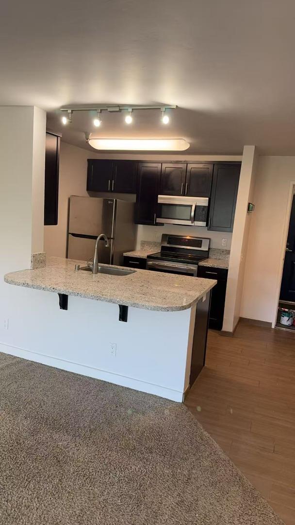 Detail Gallery Image 3 of 16 For 6400 Christie Ave #3220,  Emeryville,  CA 94608 - 1 Beds | 1 Baths