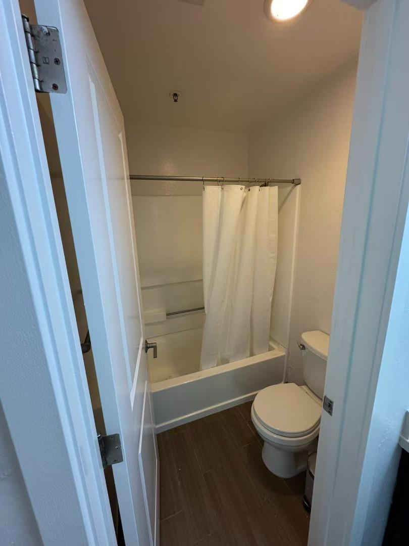 Detail Gallery Image 5 of 16 For 6400 Christie Ave #3220,  Emeryville,  CA 94608 - 1 Beds | 1 Baths