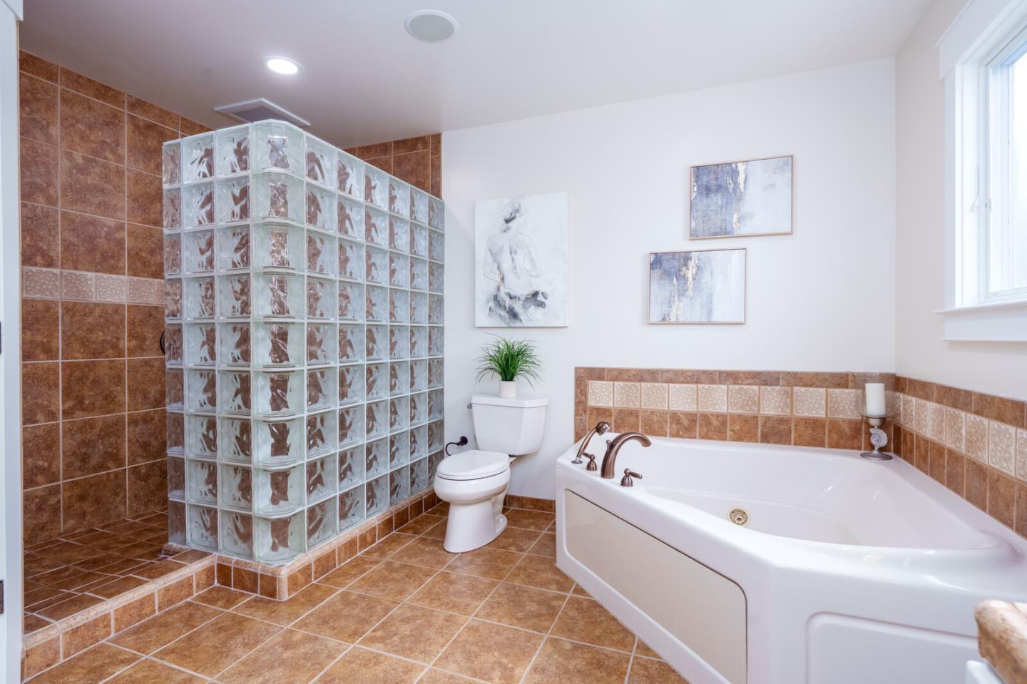 Detail Gallery Image 18 of 27 For 1207 Danmann Ave, Pacifica,  CA 94044 - 4 Beds | 4 Baths