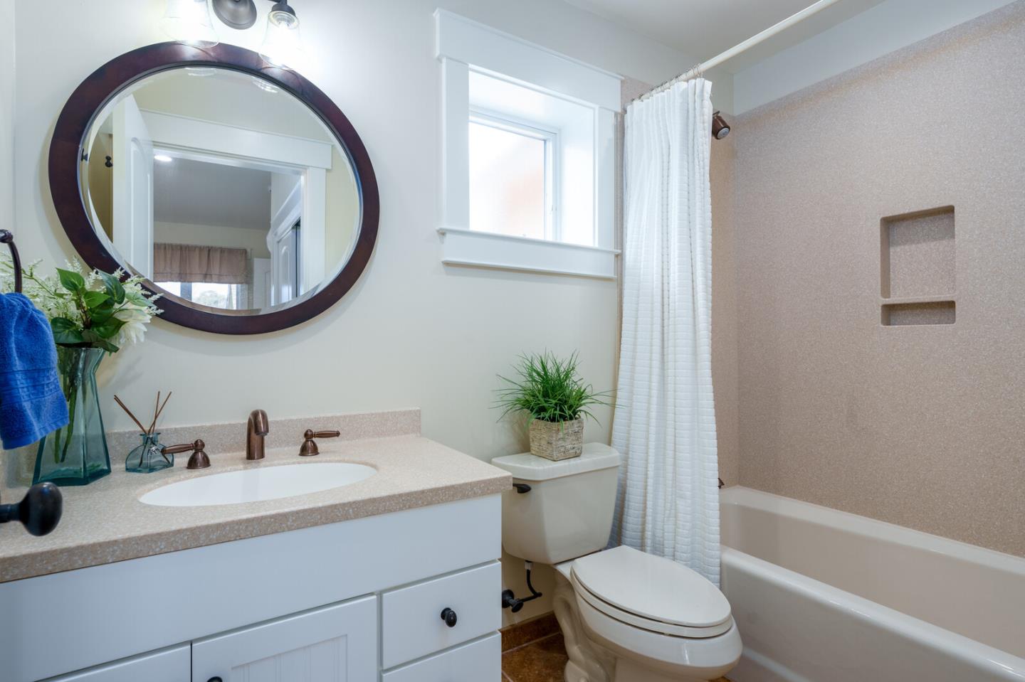 Detail Gallery Image 21 of 27 For 1207 Danmann Ave, Pacifica,  CA 94044 - 4 Beds | 4 Baths