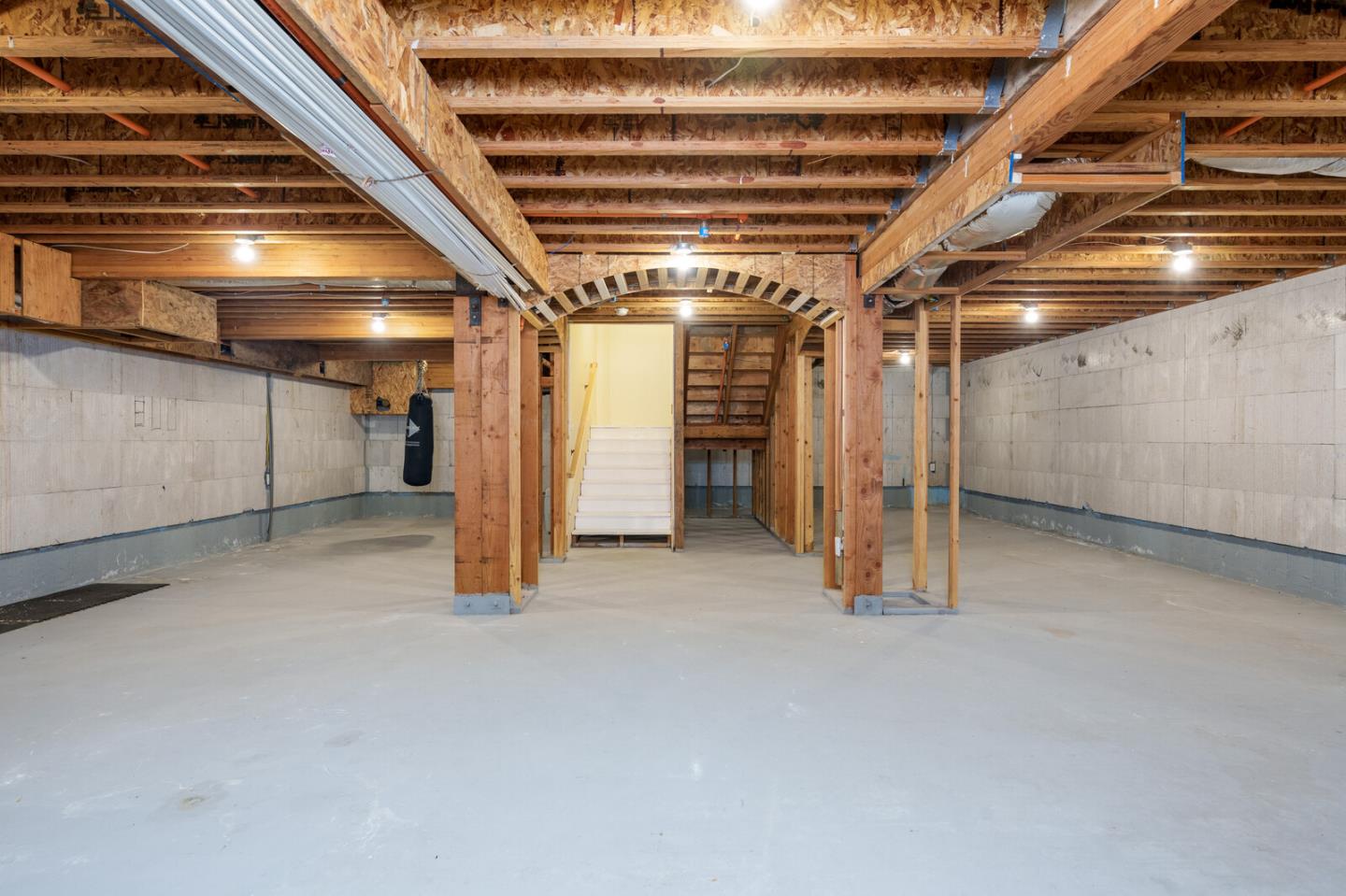 Detail Gallery Image 22 of 27 For 1207 Danmann Ave, Pacifica,  CA 94044 - 4 Beds | 4 Baths
