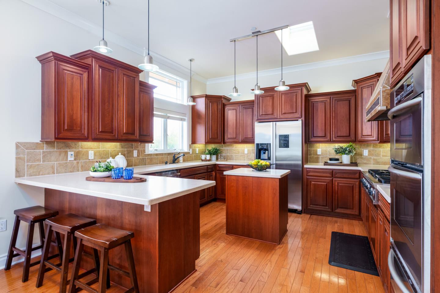 Detail Gallery Image 3 of 27 For 1207 Danmann Ave, Pacifica,  CA 94044 - 4 Beds | 4 Baths