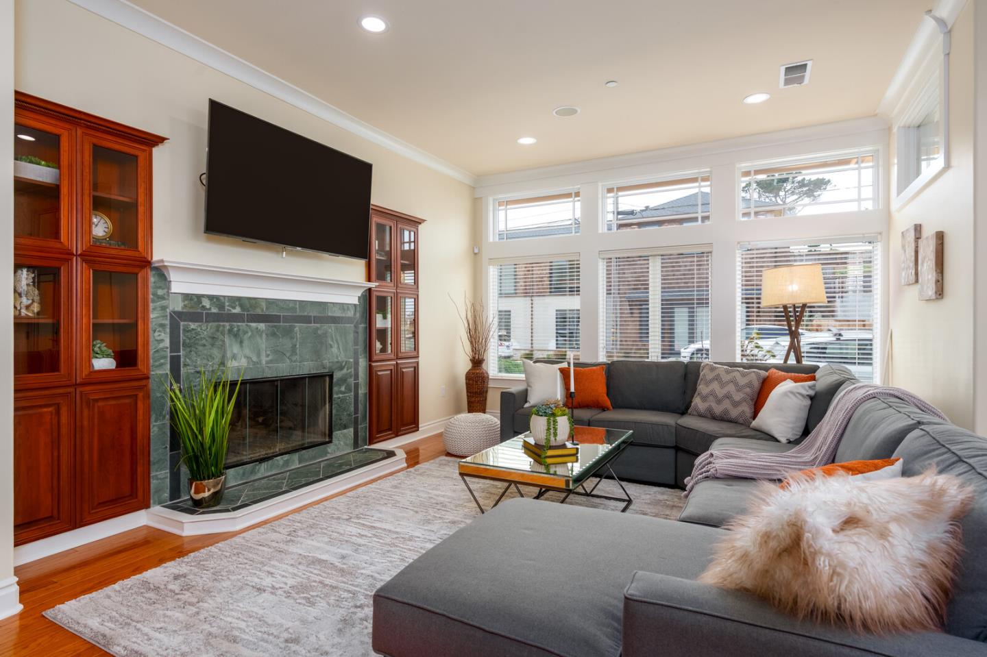 Detail Gallery Image 5 of 27 For 1207 Danmann Ave, Pacifica,  CA 94044 - 4 Beds | 4 Baths