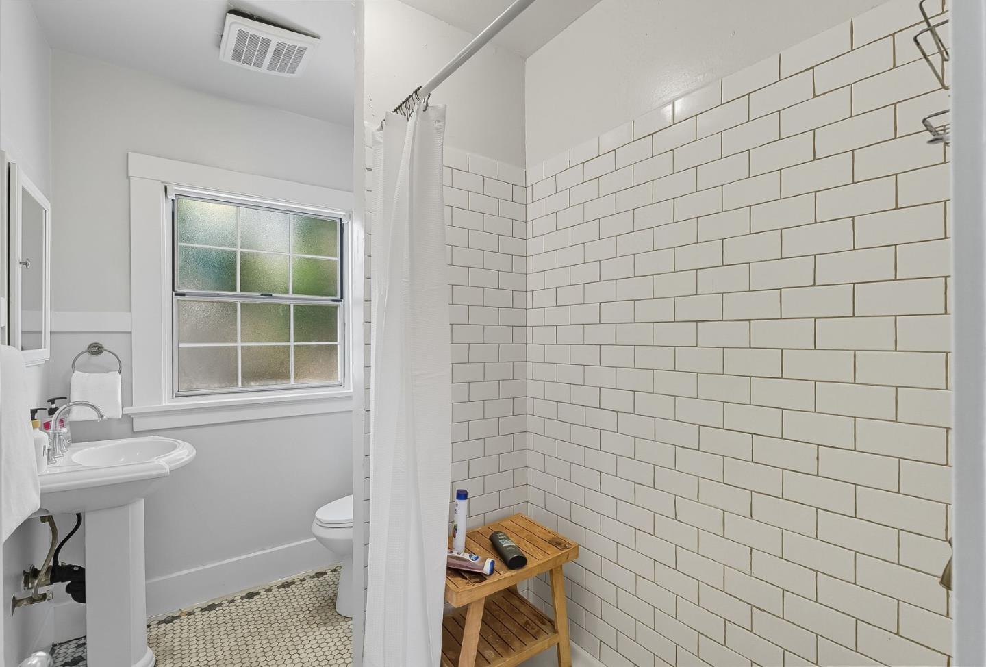 Detail Gallery Image 12 of 31 For 496 Autumn Ct, San Jose,  CA 95110 - 2 Beds | 1 Baths