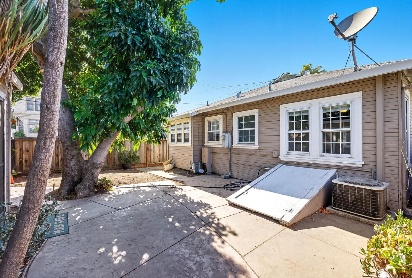 Detail Gallery Image 26 of 31 For 496 Autumn Ct, San Jose,  CA 95110 - 2 Beds | 1 Baths