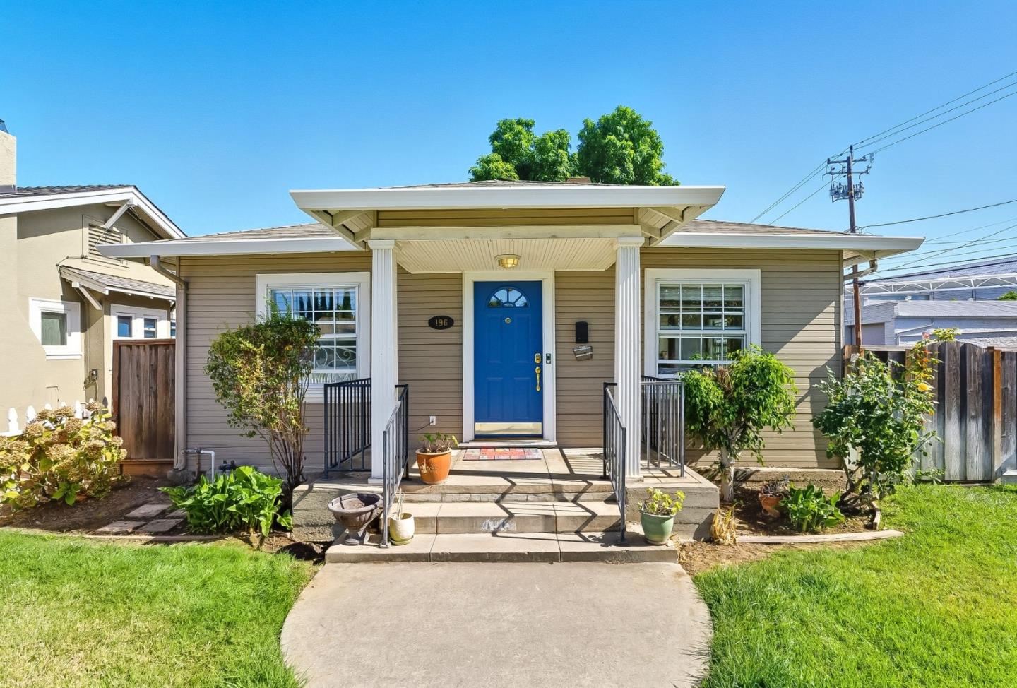 Detail Gallery Image 4 of 31 For 496 Autumn Ct, San Jose,  CA 95110 - 2 Beds | 1 Baths