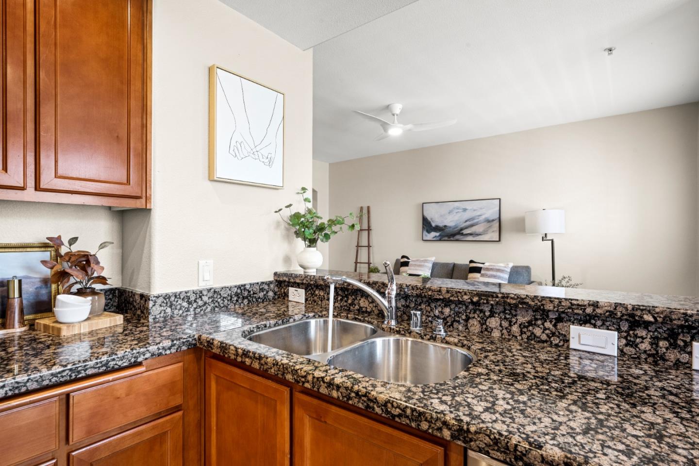 Detail Gallery Image 14 of 49 For 1501 Secret Ravine Pkwy #526,  Roseville,  CA 95661 - 2 Beds | 2 Baths