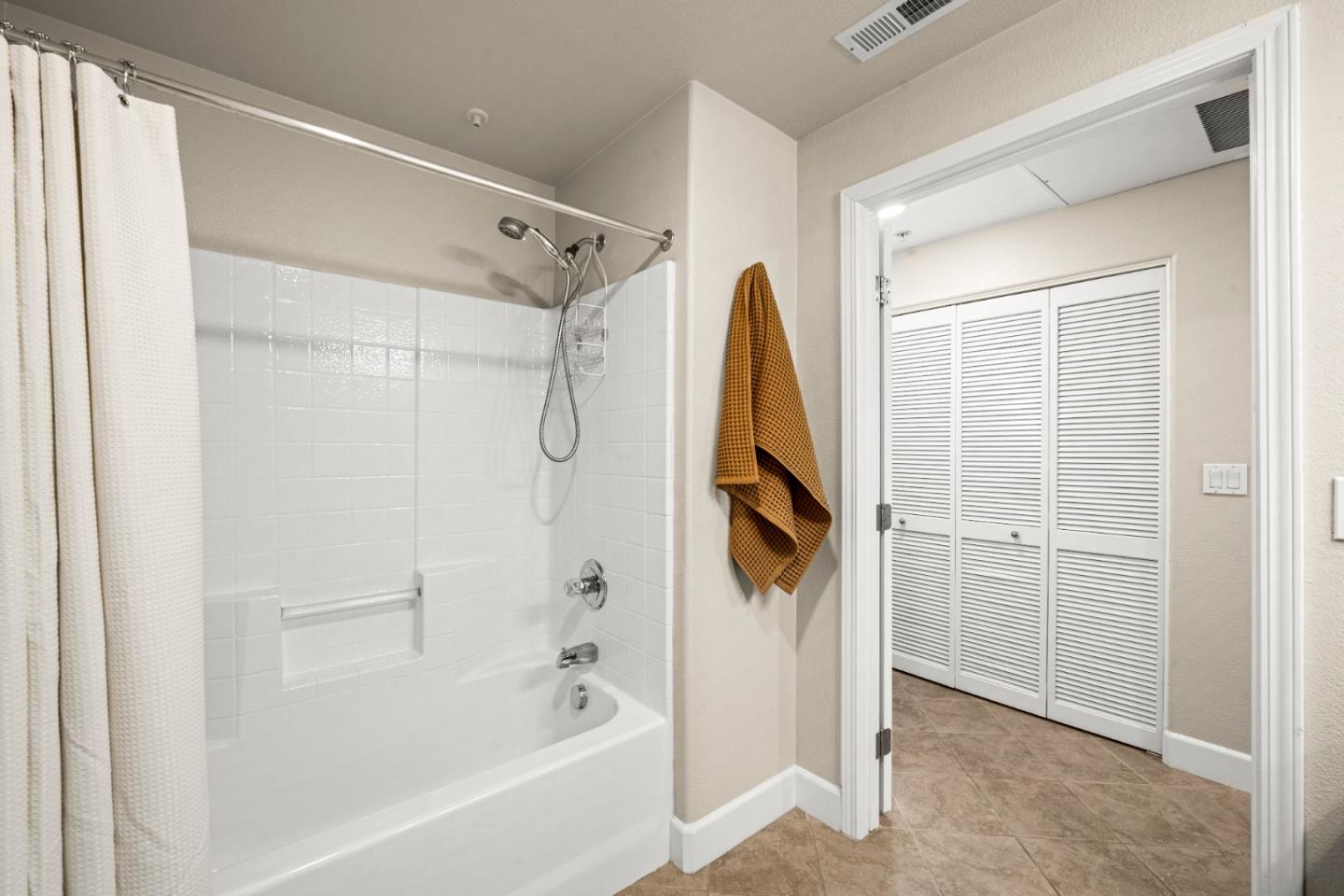 Detail Gallery Image 27 of 49 For 1501 Secret Ravine Pkwy #526,  Roseville,  CA 95661 - 2 Beds | 2 Baths