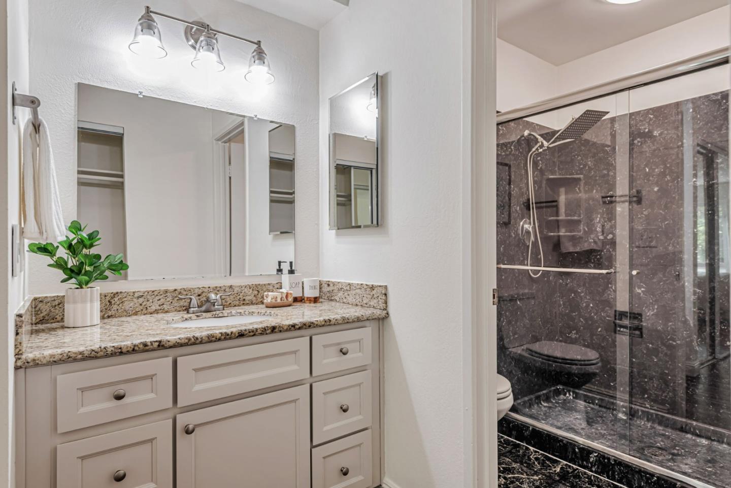Detail Gallery Image 10 of 20 For 49 Showers Dr #W108,  Mountain View,  CA 94040 - 2 Beds | 2 Baths