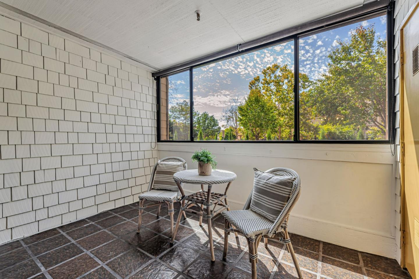 Detail Gallery Image 12 of 20 For 49 Showers Dr #W108,  Mountain View,  CA 94040 - 2 Beds | 2 Baths