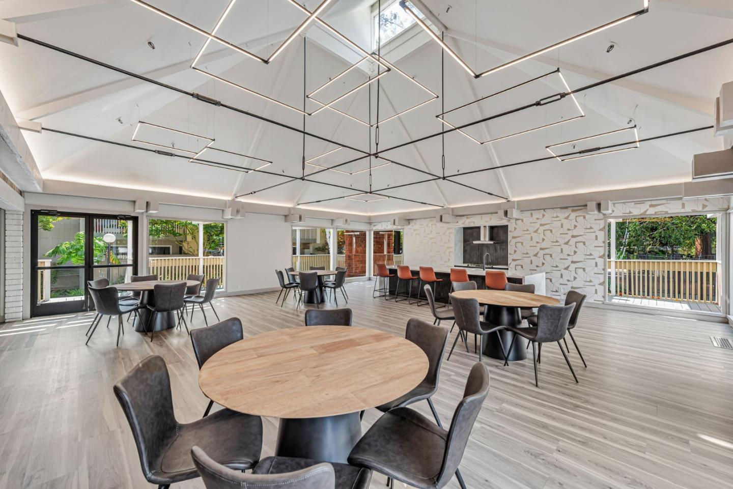 Detail Gallery Image 17 of 20 For 49 Showers Dr #W108,  Mountain View,  CA 94040 - 2 Beds | 2 Baths