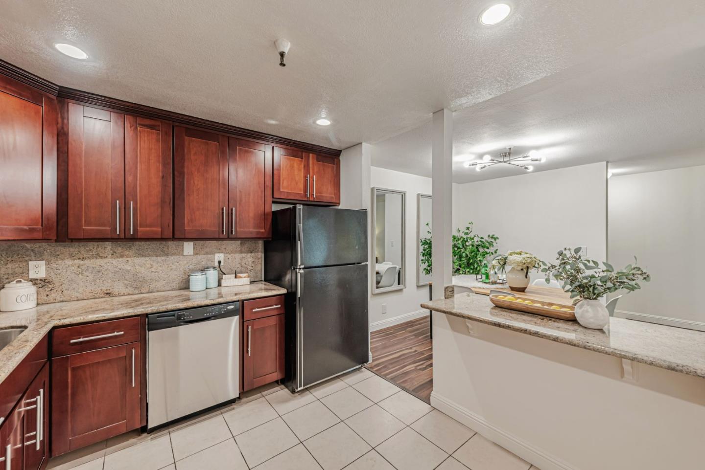 Detail Gallery Image 4 of 20 For 49 Showers Dr #W108,  Mountain View,  CA 94040 - 2 Beds | 2 Baths