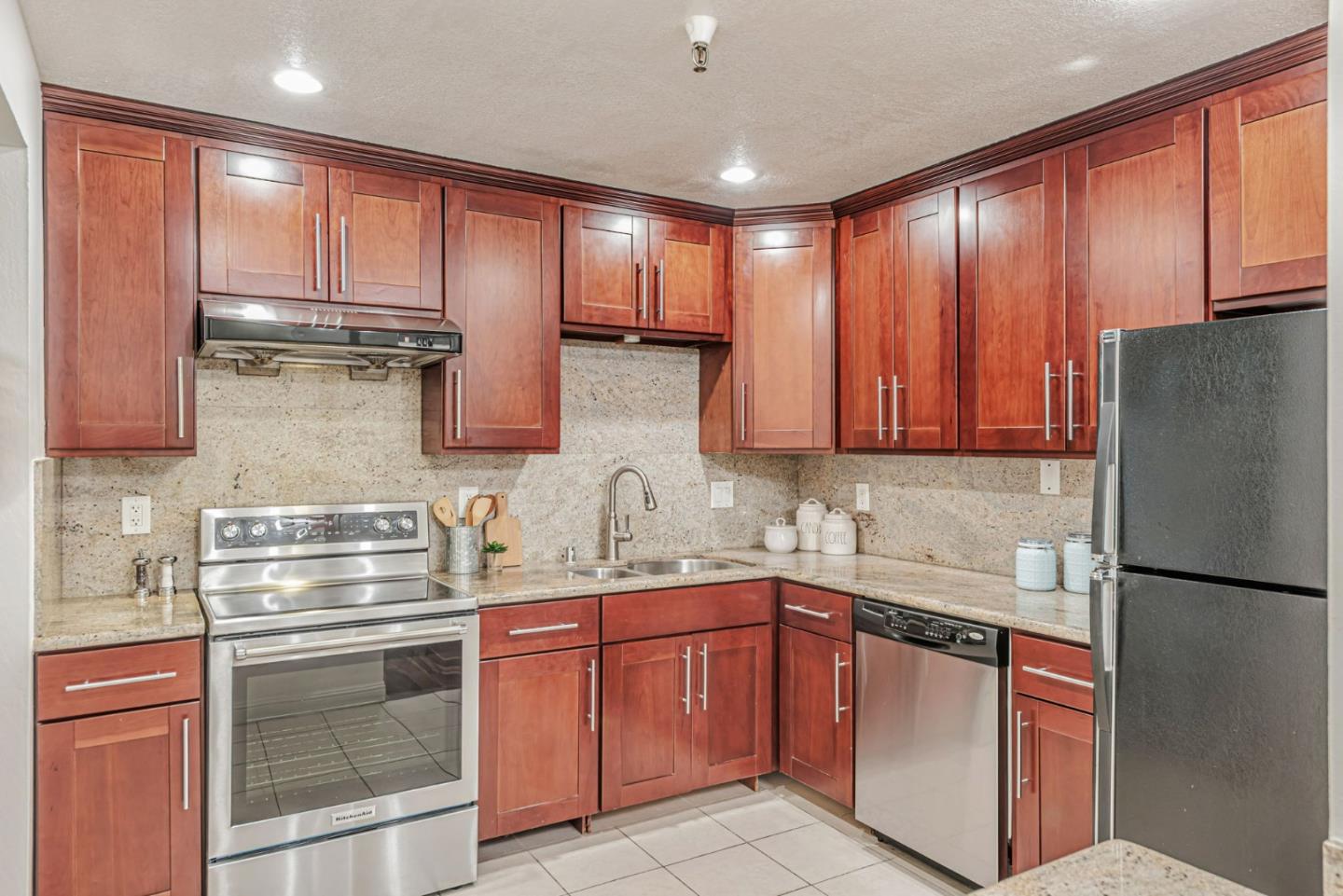Detail Gallery Image 5 of 20 For 49 Showers Dr #W108,  Mountain View,  CA 94040 - 2 Beds | 2 Baths