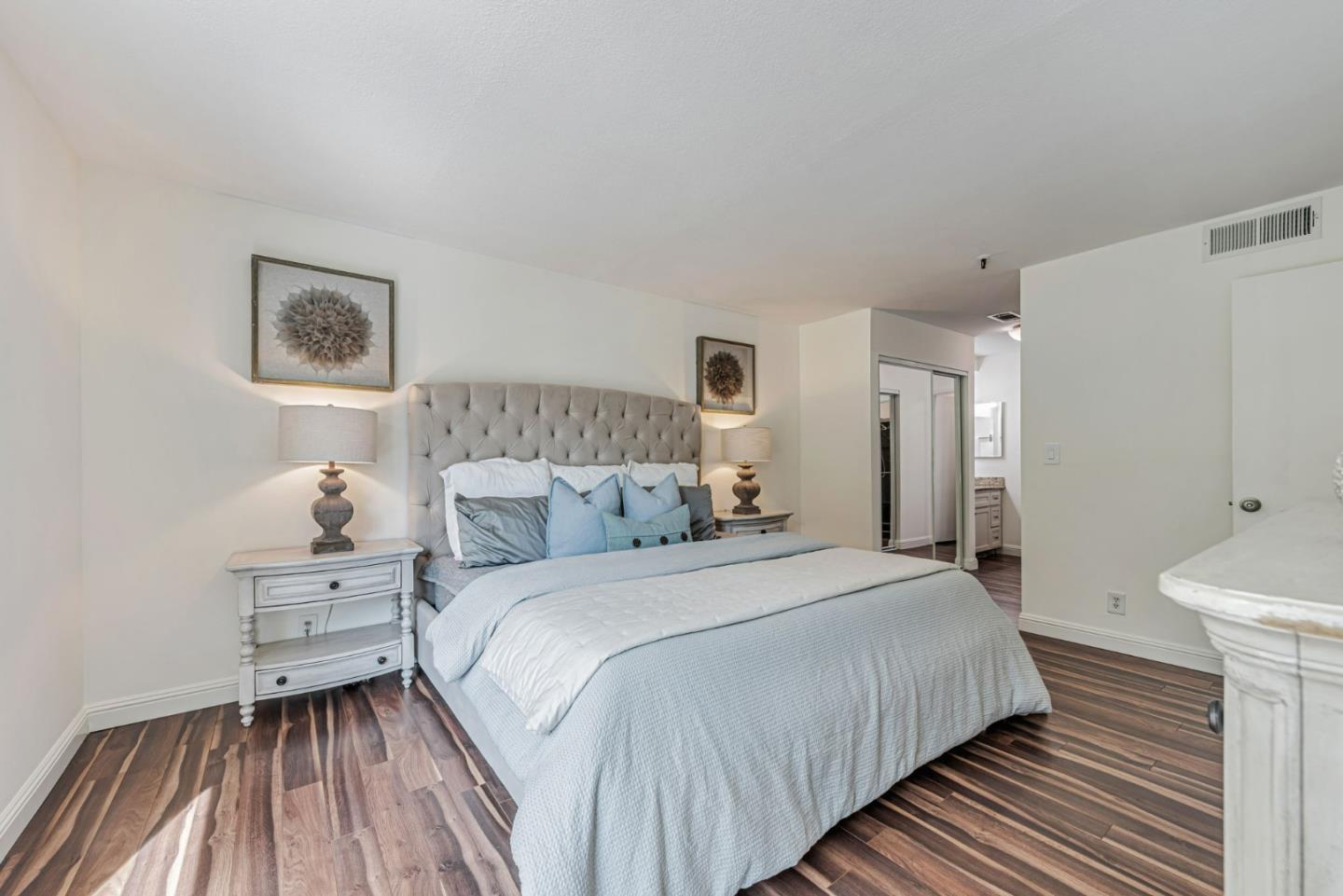 Detail Gallery Image 8 of 20 For 49 Showers Dr #W108,  Mountain View,  CA 94040 - 2 Beds | 2 Baths