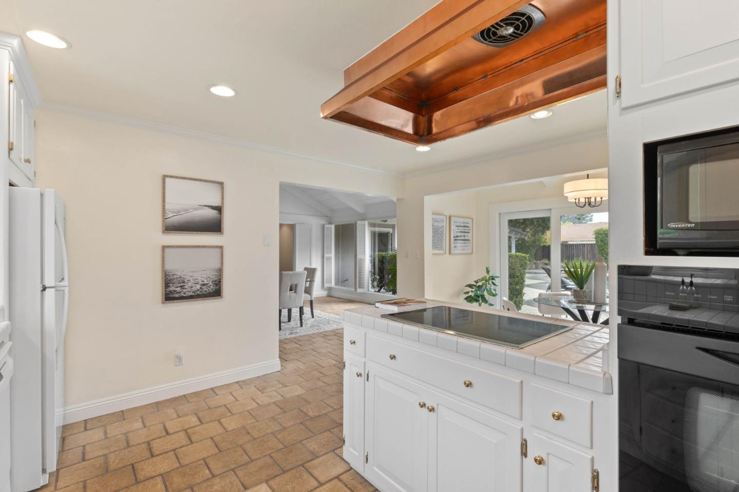 Detail Gallery Image 12 of 41 For 20290 Argonaut Dr, Saratoga,  CA 95070 - 5 Beds | 3/1 Baths
