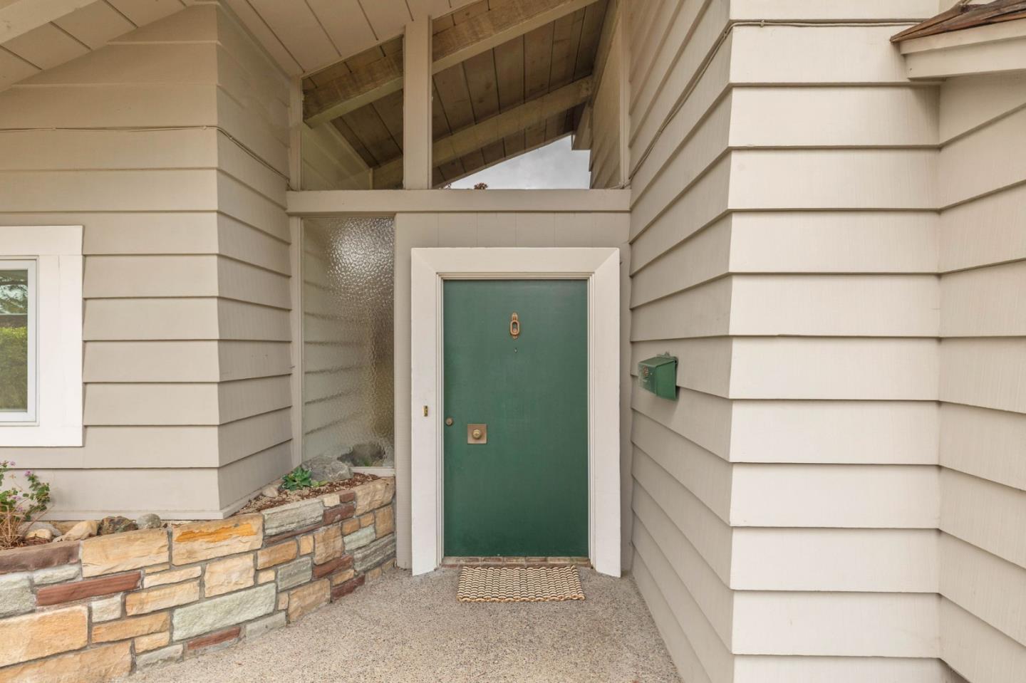 Detail Gallery Image 3 of 41 For 20290 Argonaut Dr, Saratoga,  CA 95070 - 5 Beds | 3/1 Baths
