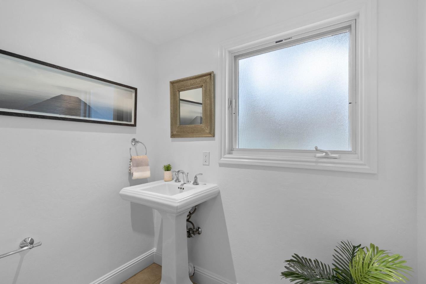 Detail Gallery Image 8 of 41 For 20290 Argonaut Dr, Saratoga,  CA 95070 - 5 Beds | 3/1 Baths