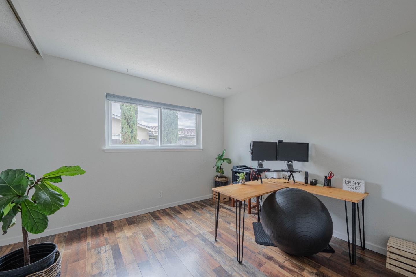 Detail Gallery Image 10 of 22 For 734 Los Coches Ave, Salinas,  CA 93906 - 3 Beds | 1/1 Baths