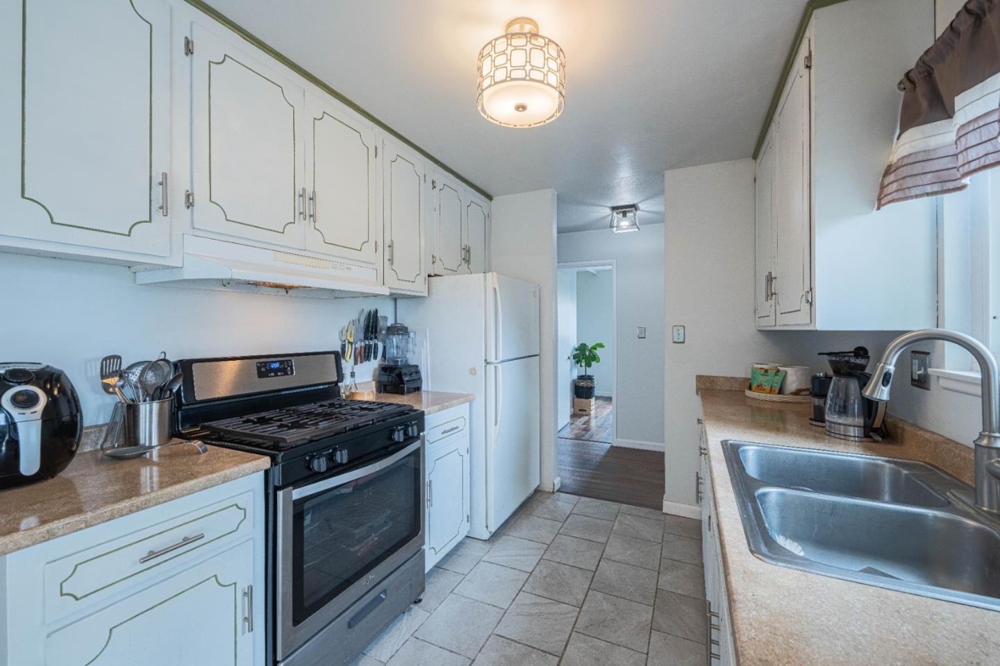 Detail Gallery Image 20 of 22 For 734 Los Coches Ave, Salinas,  CA 93906 - 3 Beds | 1/1 Baths