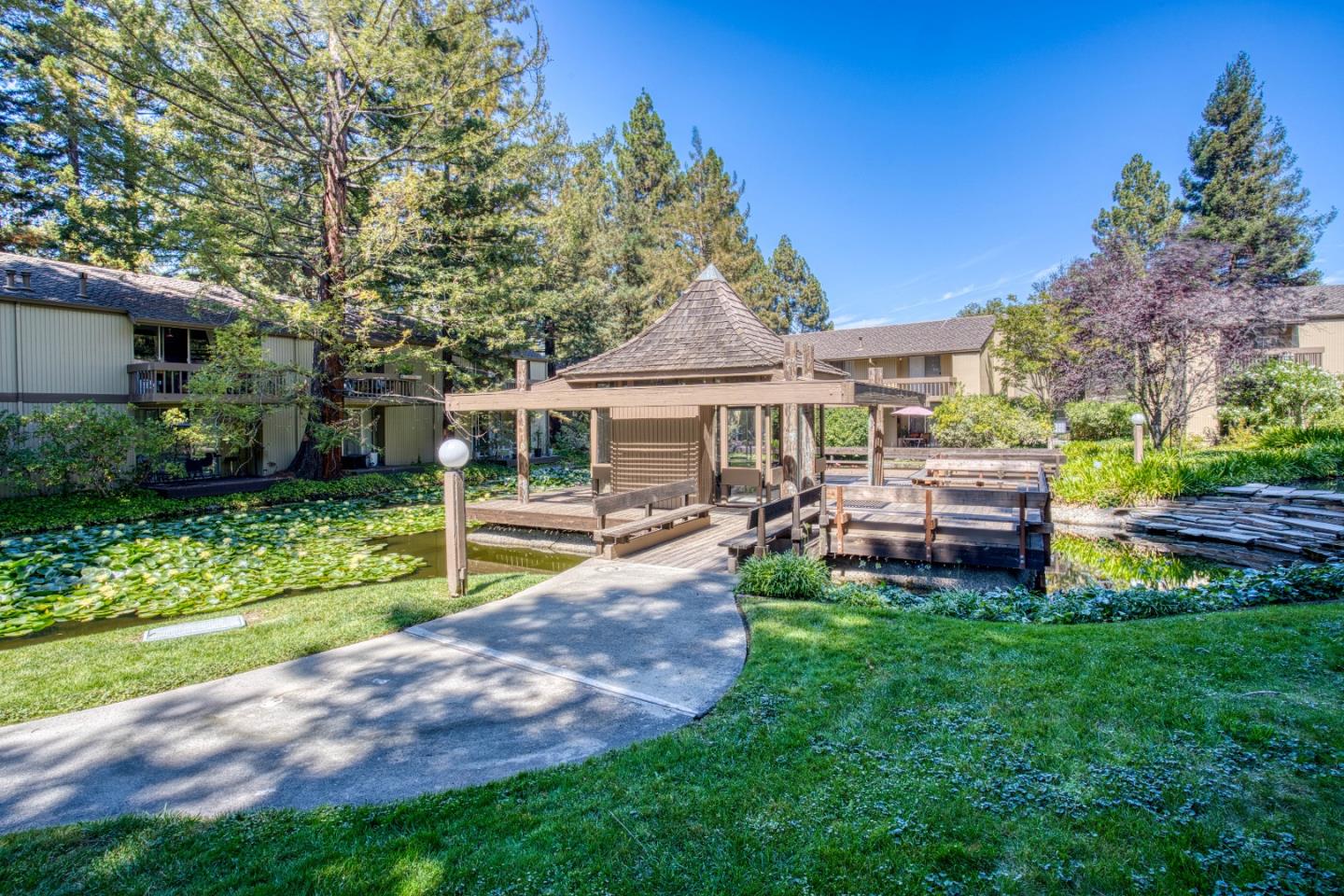 Detail Gallery Image 25 of 37 For 505 Cypress Point Dr #213,  Mountain View,  CA 94043 - 1 Beds | 1 Baths