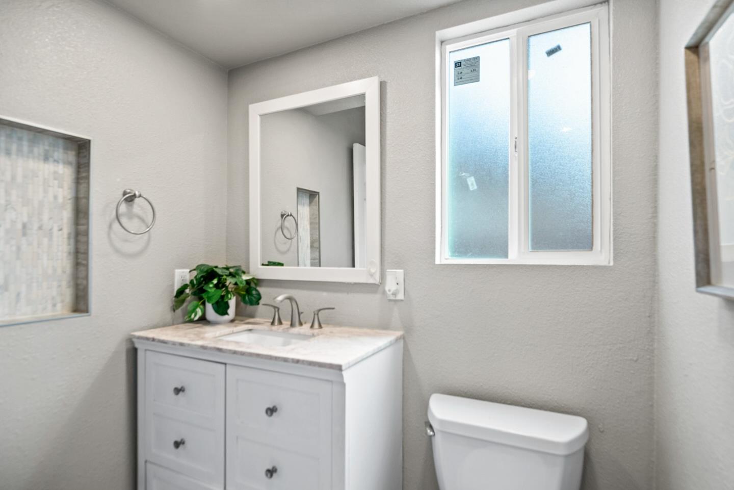 Detail Gallery Image 25 of 41 For 379 Roan St, San Jose,  CA 95123 - 5 Beds | 3 Baths