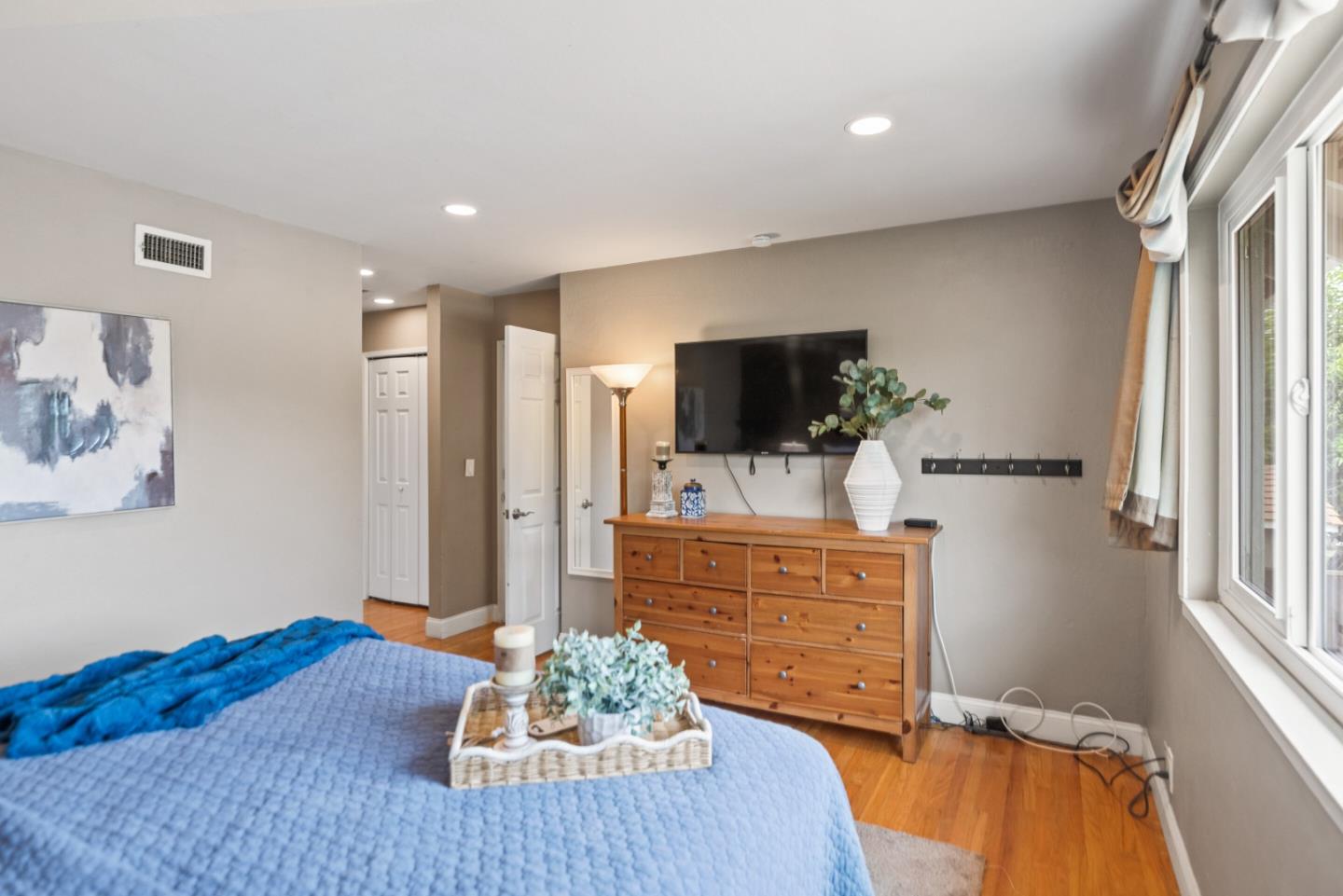 Detail Gallery Image 31 of 41 For 379 Roan St, San Jose,  CA 95123 - 5 Beds | 3 Baths