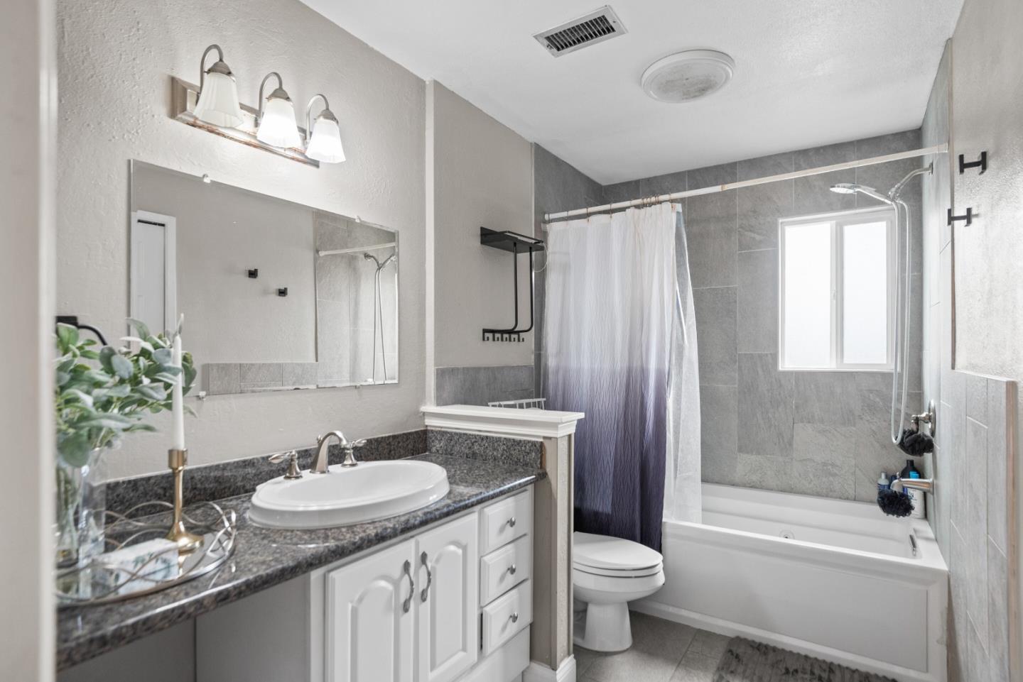 Detail Gallery Image 32 of 41 For 379 Roan St, San Jose,  CA 95123 - 5 Beds | 3 Baths