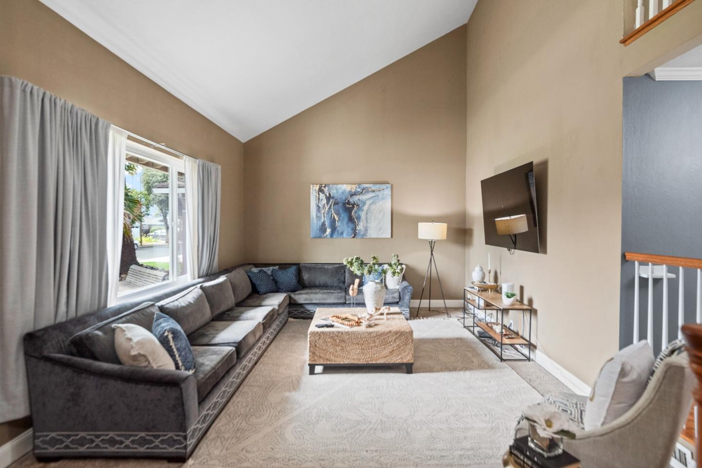 Detail Gallery Image 7 of 41 For 379 Roan St, San Jose,  CA 95123 - 5 Beds | 3 Baths