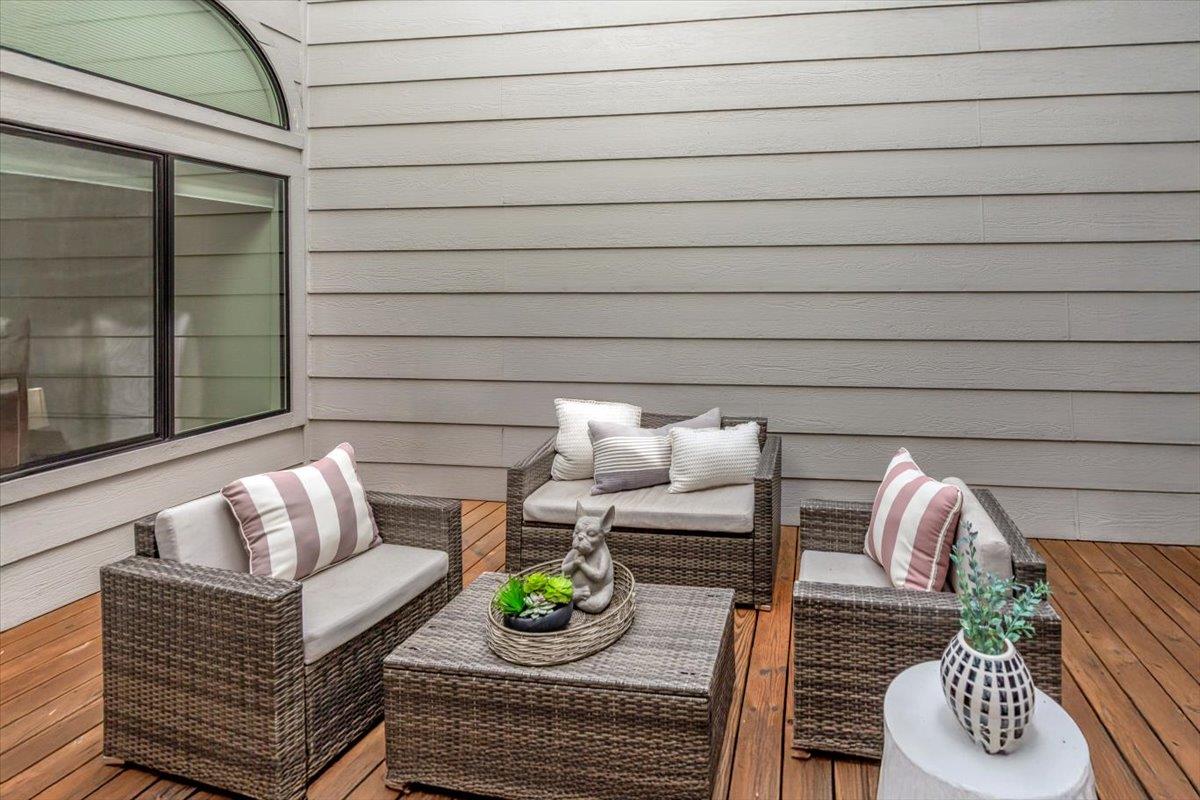 Detail Gallery Image 10 of 23 For 248 Walker Dr #2,  Mountain View,  CA 94043 - 2 Beds | 2/1 Baths