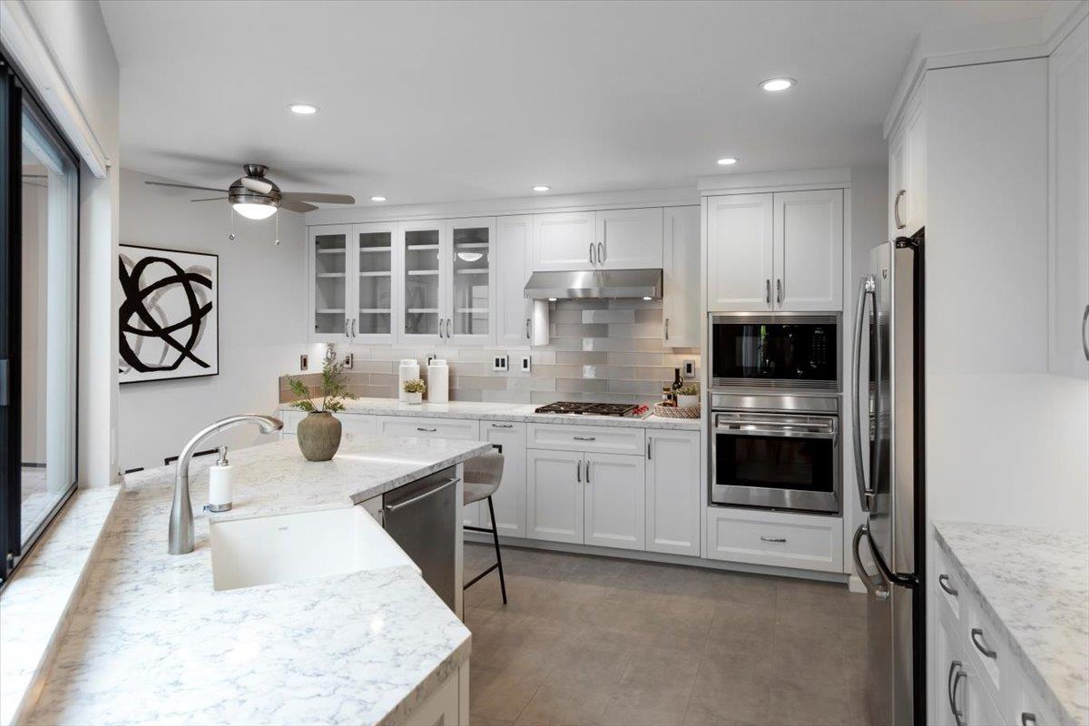Detail Gallery Image 6 of 23 For 248 Walker Dr #2,  Mountain View,  CA 94043 - 2 Beds | 2/1 Baths