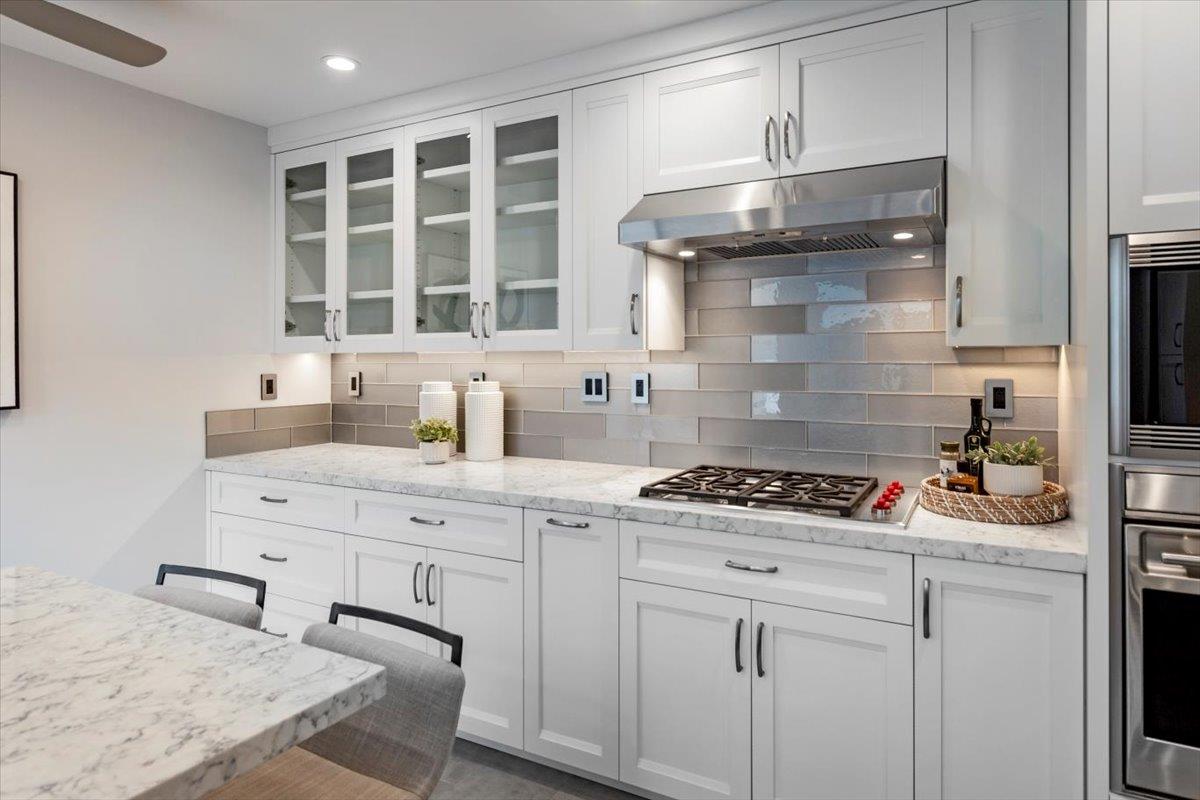 Detail Gallery Image 8 of 23 For 248 Walker Dr #2,  Mountain View,  CA 94043 - 2 Beds | 2/1 Baths