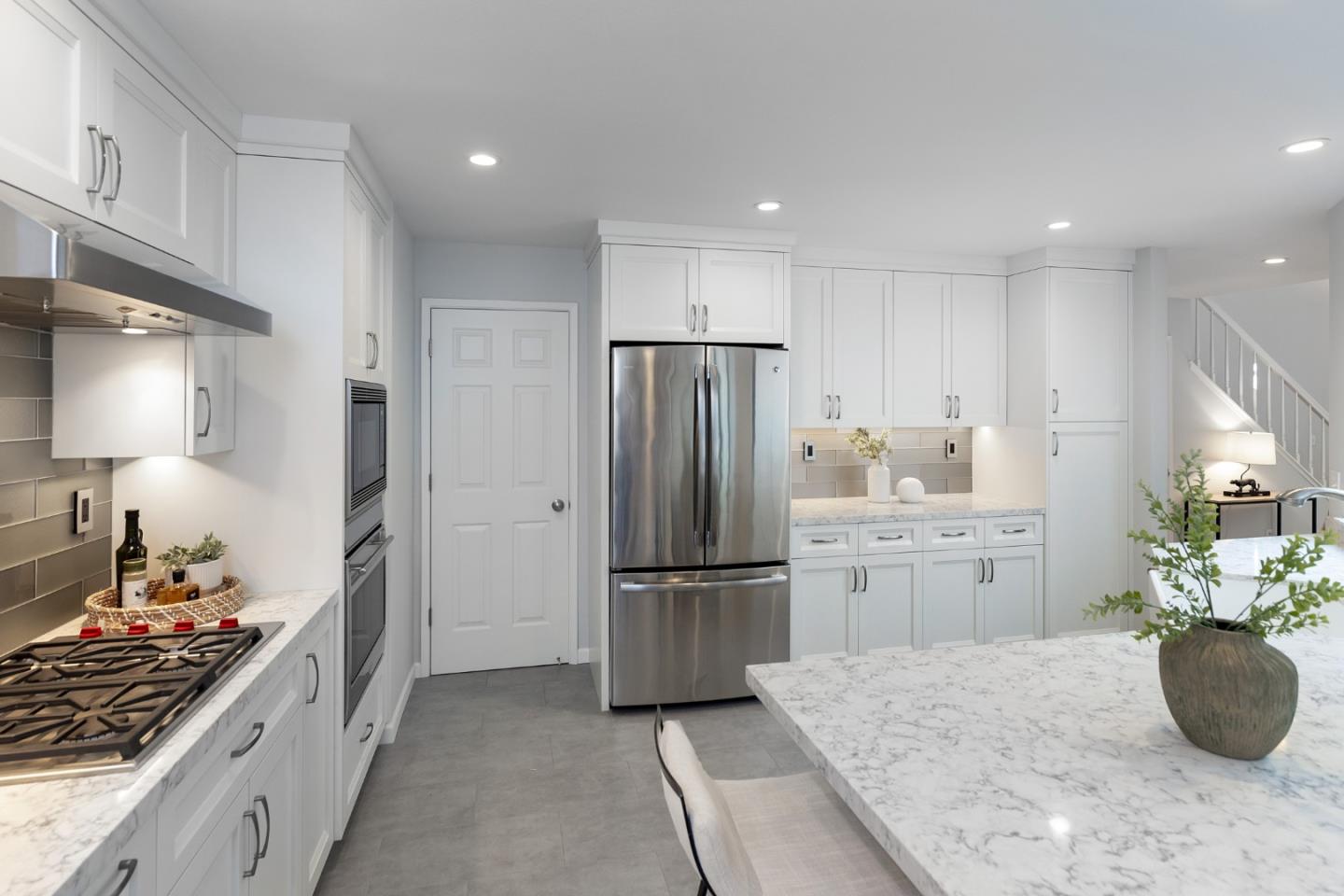 Detail Gallery Image 9 of 23 For 248 Walker Dr #2,  Mountain View,  CA 94043 - 2 Beds | 2/1 Baths
