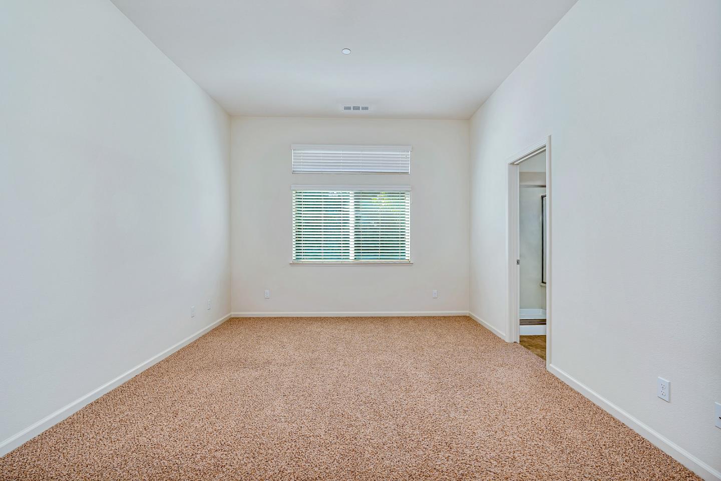 Detail Gallery Image 10 of 25 For 1149 Bellflower Way, Los Banos,  CA 93635 - 4 Beds | 2 Baths