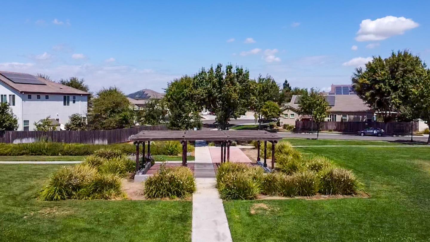 Detail Gallery Image 23 of 25 For 1149 Bellflower Way, Los Banos,  CA 93635 - 4 Beds | 2 Baths