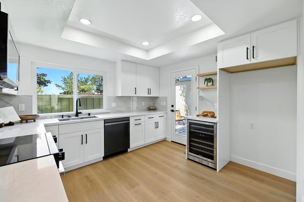 Detail Gallery Image 10 of 56 For 739 Aries Ln, Foster City,  CA 94404 - 3 Beds | 2/1 Baths