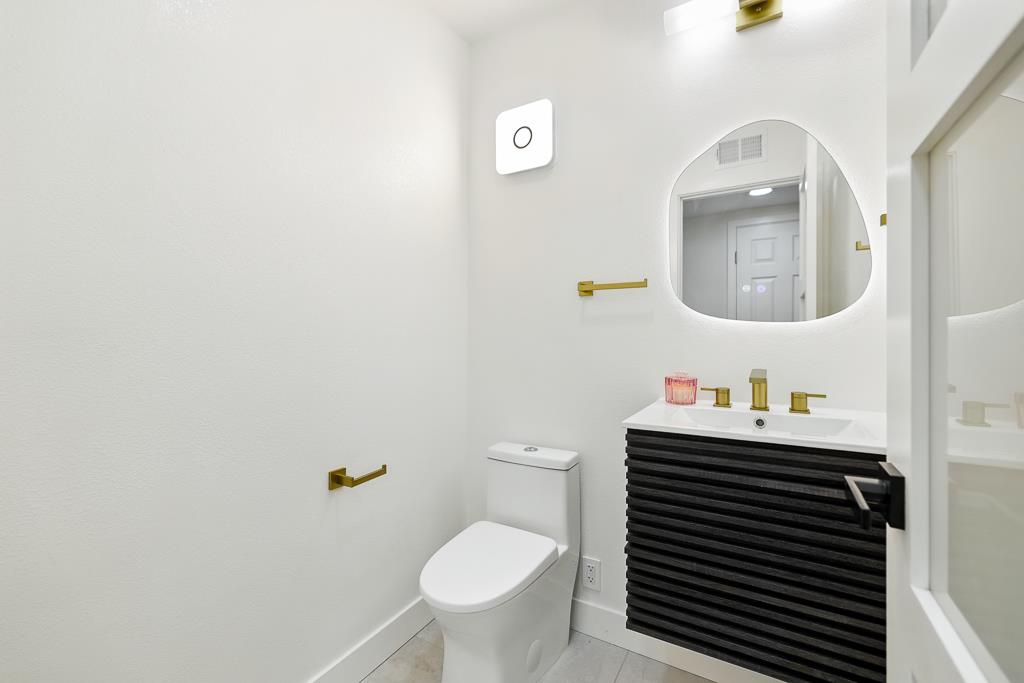 Detail Gallery Image 15 of 56 For 739 Aries Ln, Foster City,  CA 94404 - 3 Beds | 2/1 Baths