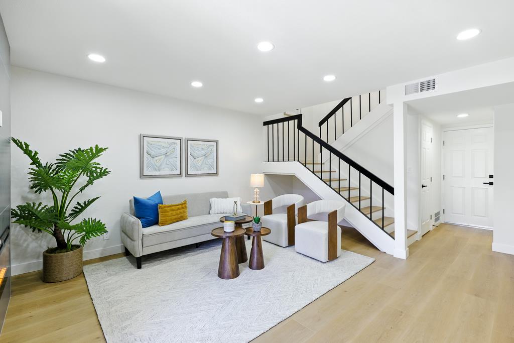 Detail Gallery Image 3 of 56 For 739 Aries Ln, Foster City,  CA 94404 - 3 Beds | 2/1 Baths