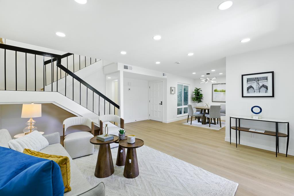 Detail Gallery Image 4 of 56 For 739 Aries Ln, Foster City,  CA 94404 - 3 Beds | 2/1 Baths