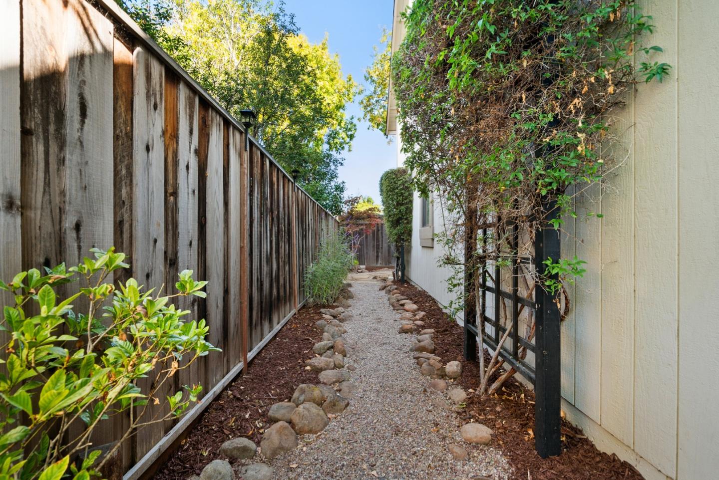 Detail Gallery Image 36 of 41 For 353 W Rincon Ave #E,  Campbell,  CA 95008 - 3 Beds | 2/1 Baths