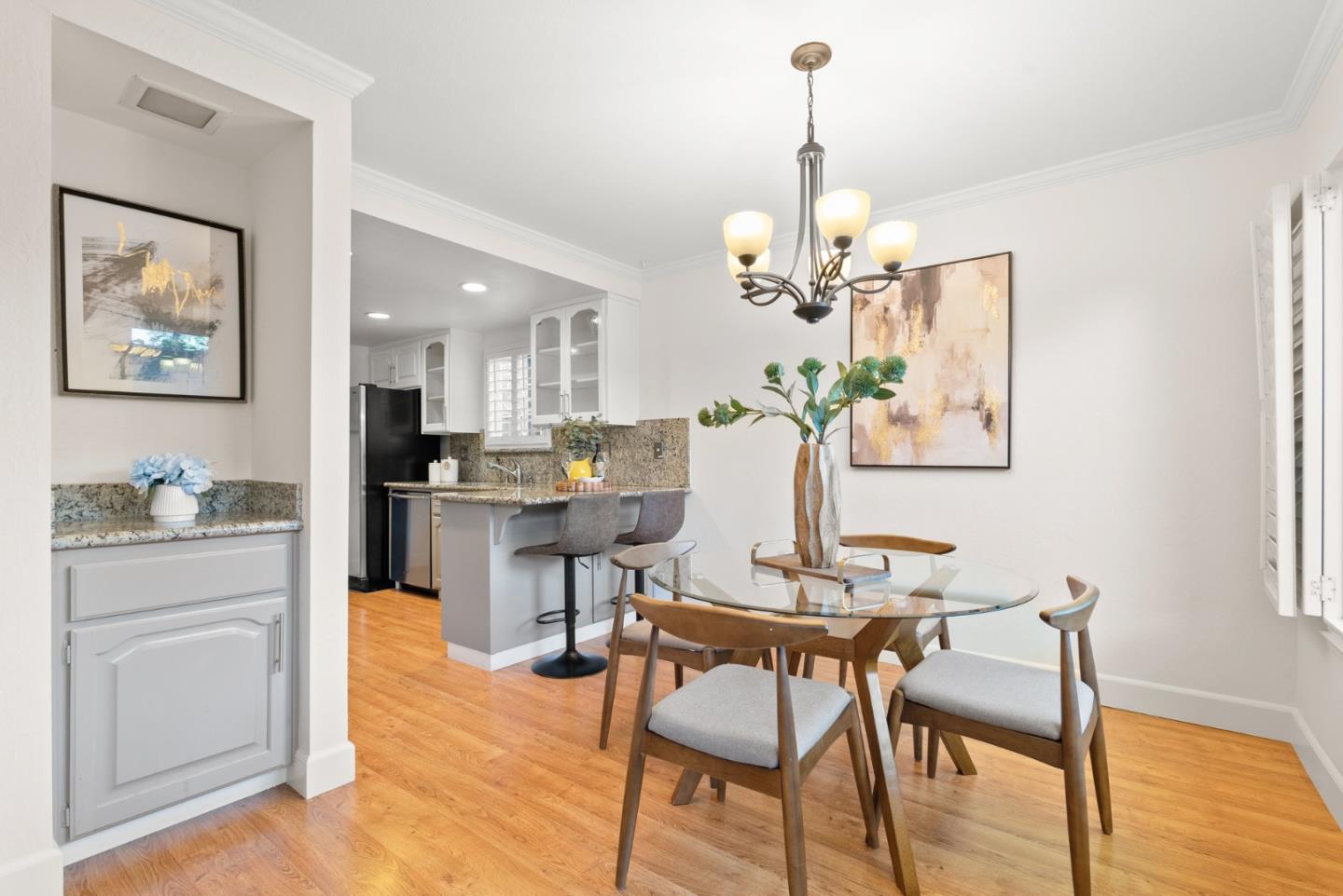 Detail Gallery Image 6 of 41 For 353 W Rincon Ave #E,  Campbell,  CA 95008 - 3 Beds | 2/1 Baths