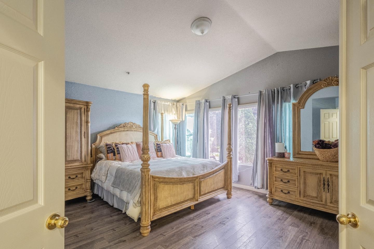 Detail Gallery Image 19 of 36 For 1454 Madrone Dr, Salinas,  CA 93905 - 4 Beds | 2/1 Baths