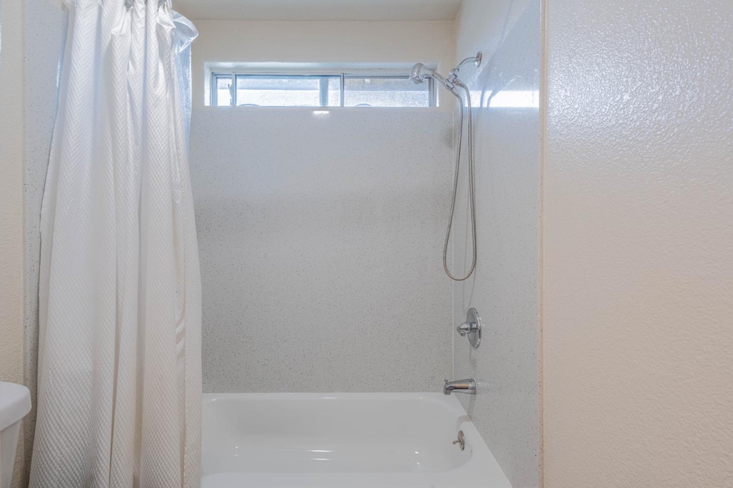 Detail Gallery Image 33 of 36 For 1454 Madrone Dr, Salinas,  CA 93905 - 4 Beds | 2/1 Baths