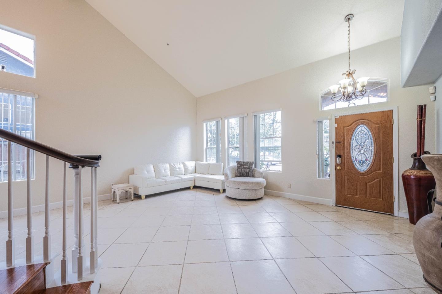 Detail Gallery Image 4 of 36 For 1454 Madrone Dr, Salinas,  CA 93905 - 4 Beds | 2/1 Baths