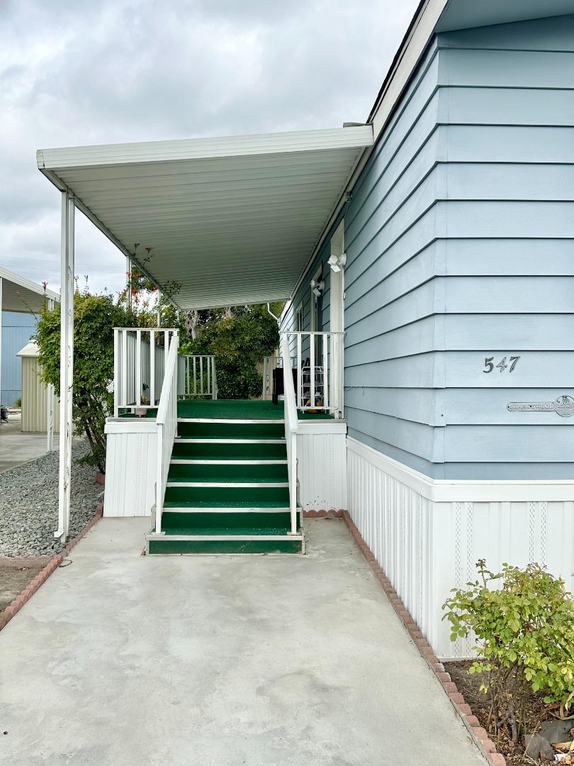 Detail Gallery Image 2 of 25 For 547 Mountain Home Dr #68,  San Jose,  CA 95136 - 3 Beds | 3 Baths
