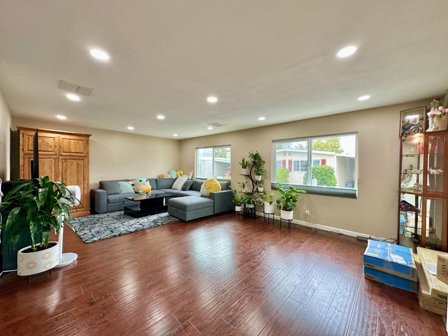 Detail Gallery Image 3 of 25 For 547 Mountain Home Dr #68,  San Jose,  CA 95136 - 3 Beds | 3 Baths
